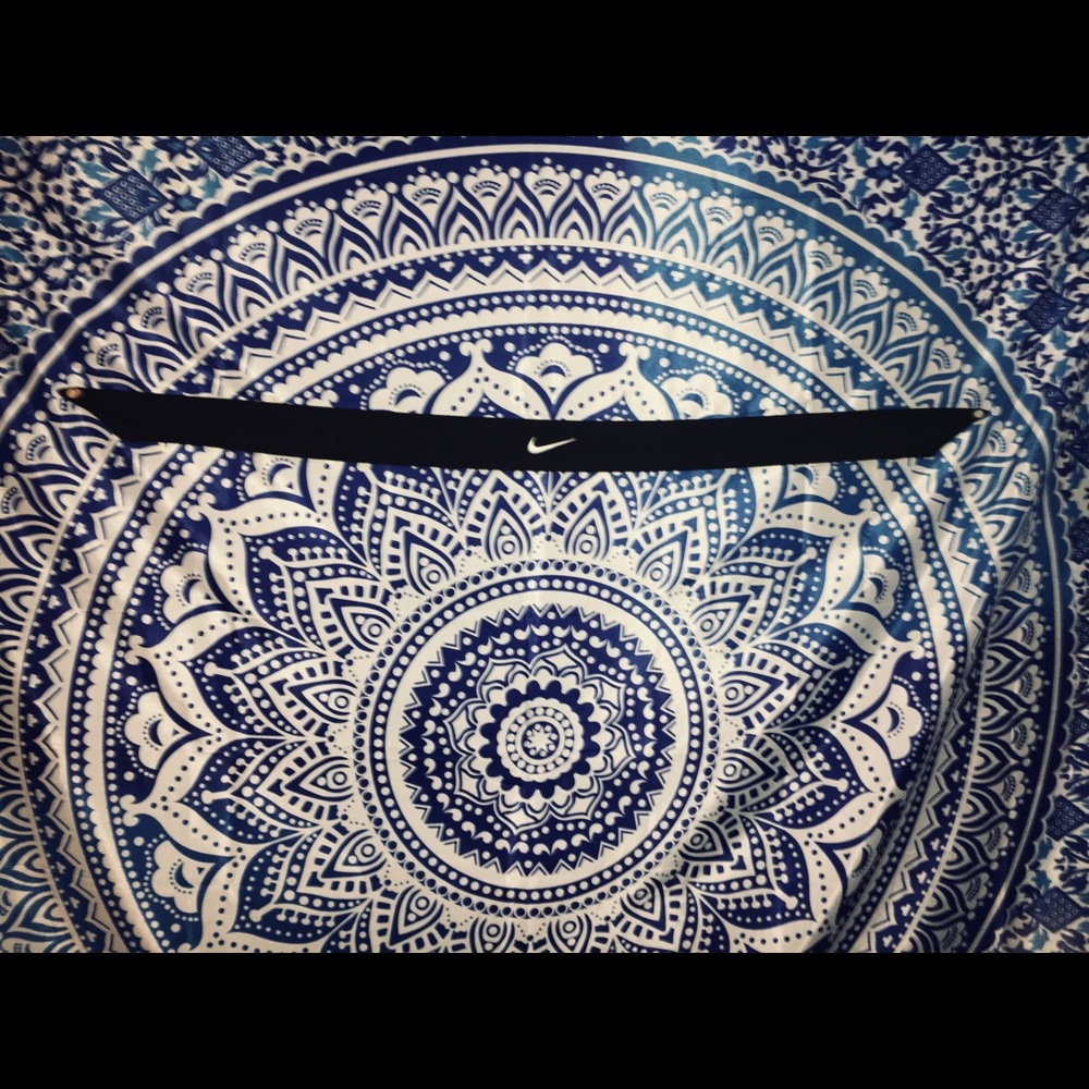 Black nike headband